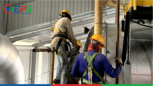 Pemasangan scaffolding dan insulasi boiler