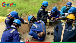 Pemasangan kembali material peredam panas ceramic fiber untuk furnace dengan menyediakan material dan scaffolding