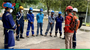 Pemasangan kembali material peredam panas ceramic fiber untuk furnace dengan menyediakan material dan scaffolding
